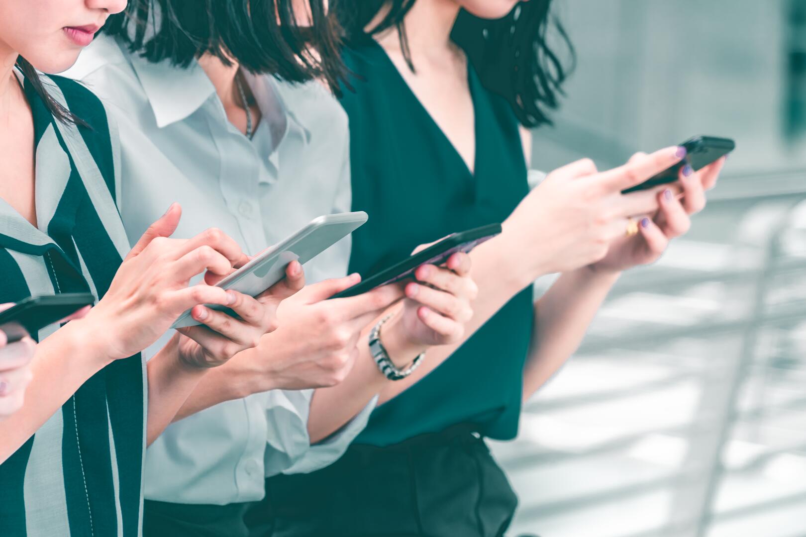 Social Media Lowers the Barrier to Aesthetic Consumption —But Socioeconomic Status Still Matters?!